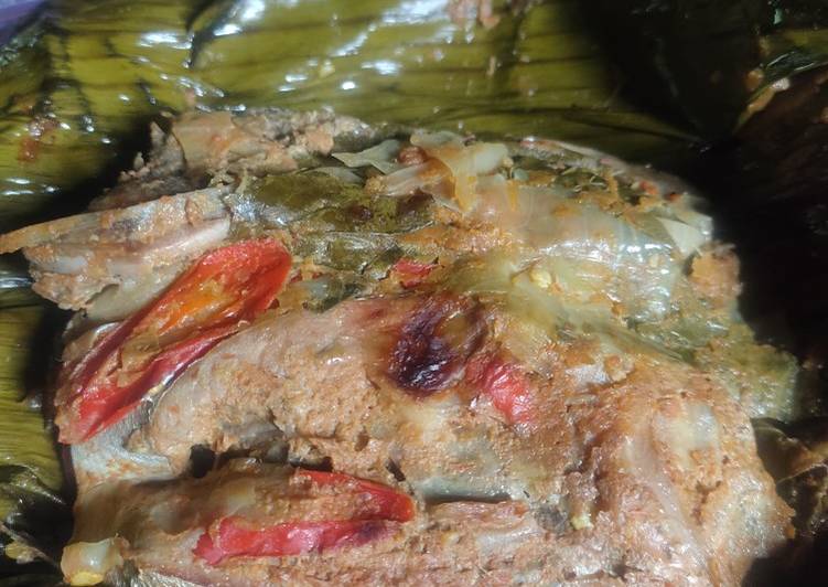 Resep: Pepes ikan tongkol sambal pedas ala resto