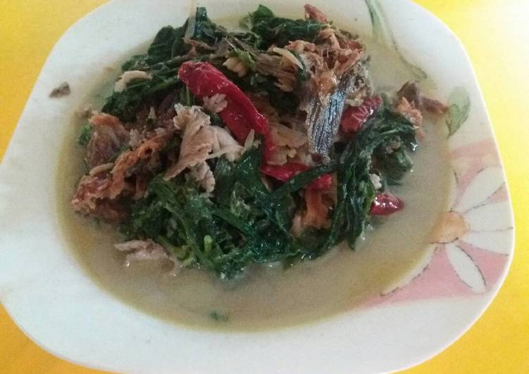 Cara memasak Gulai Daun Singkong jamur salai patin lezat