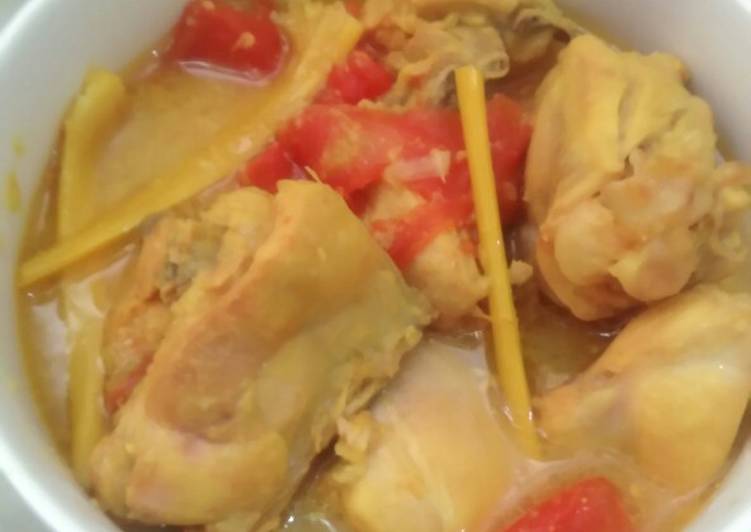 Ayam masak arsik/ daging ayam diarsik (masakan tradisional)