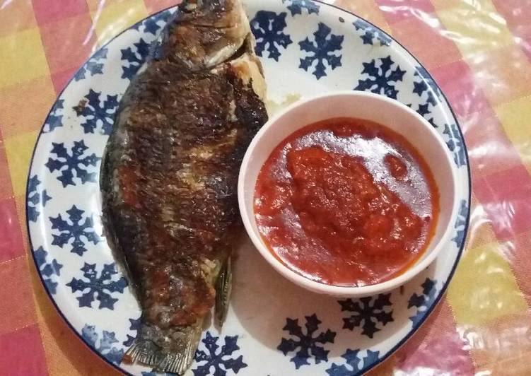 Resep mengolah Ikan Mas Panggang Mentega Dan Sambel Tomat Pakai Jahe 