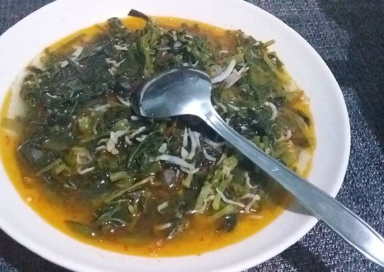 Resep memasak Oseng daun singkong /pucuk ubi lezat