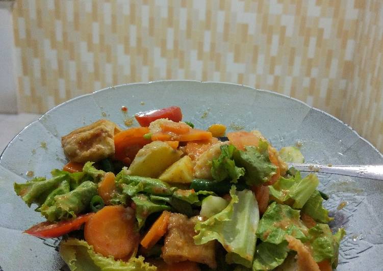 Resep memasak Gado-gado(Vegetables salad with peanut sauce) lezat