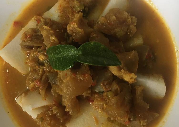 Cara memasak Lontong Kikil Surabaya yang bikin ketagihan