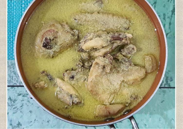 Cara memasak Opor Ayam Kampung yang bikin ketagihan