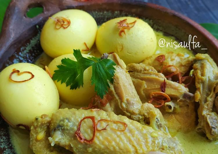 Cara memasak Opor Ayam Kampung dan Telur yang bikin ketagihan