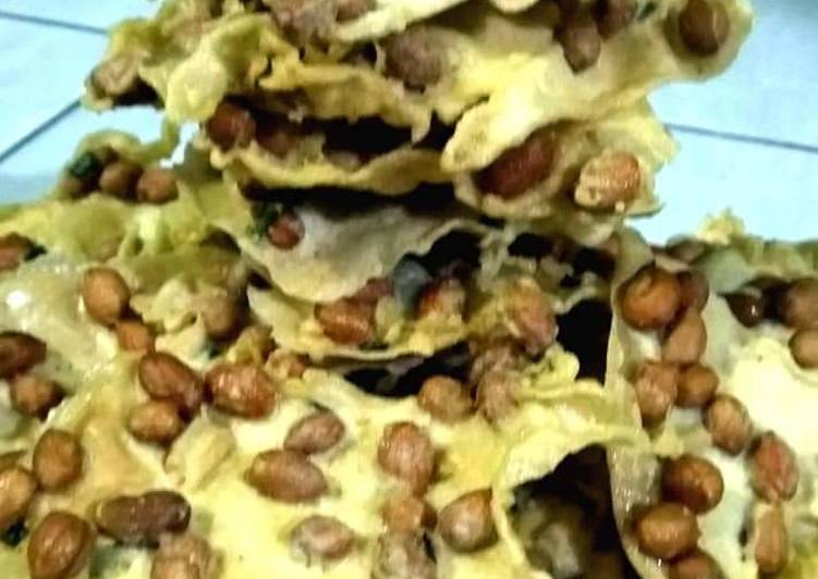 Resep: Rempeyek Kacang Utuh yang menggugah selera