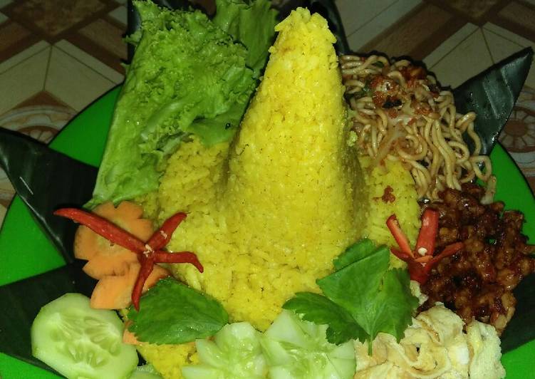 Nasi kuning/Tumpeng mini