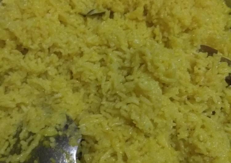 Cara memasak Nasi kuning tumpeng ala resto