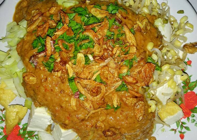 Resep mengolah Lontong Tahu Campur Homemade by Ani Rahma lezat