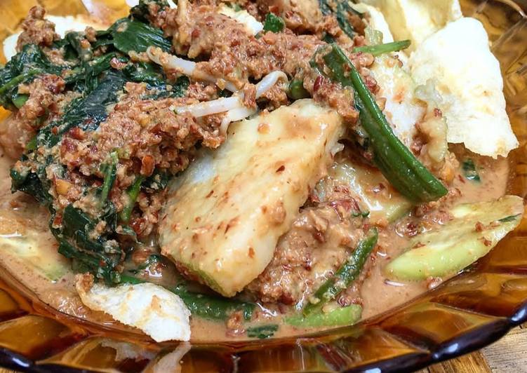 Cara membuat Lontong Pecel (Salad'nya Indonesia) yang bikin ketagihan