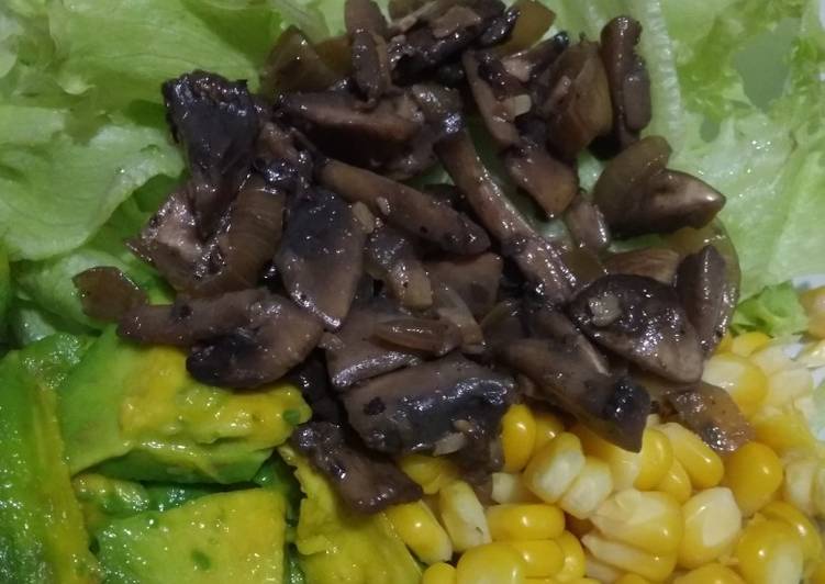 Cara Mudah membuat Salad sayur siram jamur lada hitam lezat