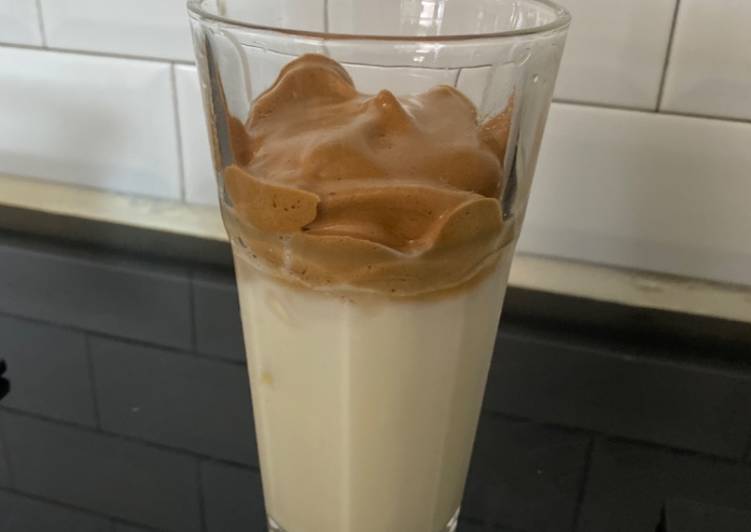 Cara Mudah membuat Dalgona coffee ice lezat