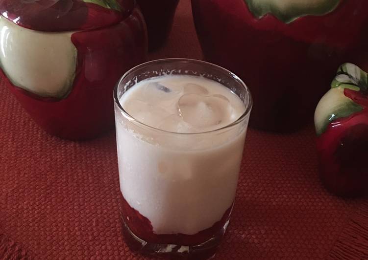 Resep membuat Korean strawberry milk latte 