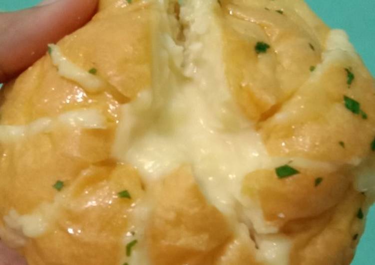 Resep: Korean garlic chesee bread 🧀🍞🤤 enak