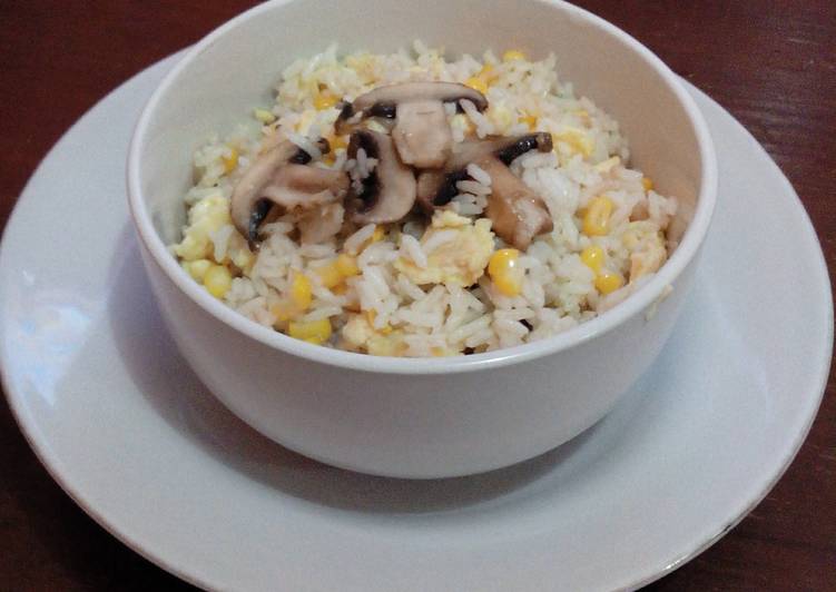 Resep: butter rice with mushroom and sweet corn 