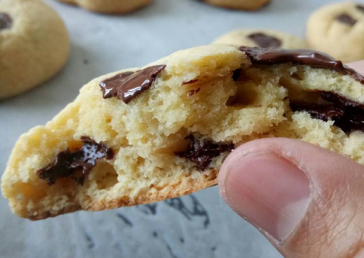 Cara Mudah memasak Giant chocochips cookies less sugar soft & cakey 