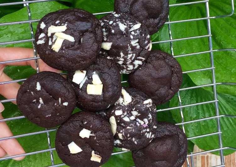 Cara membuat Soft chocolate cookies 
