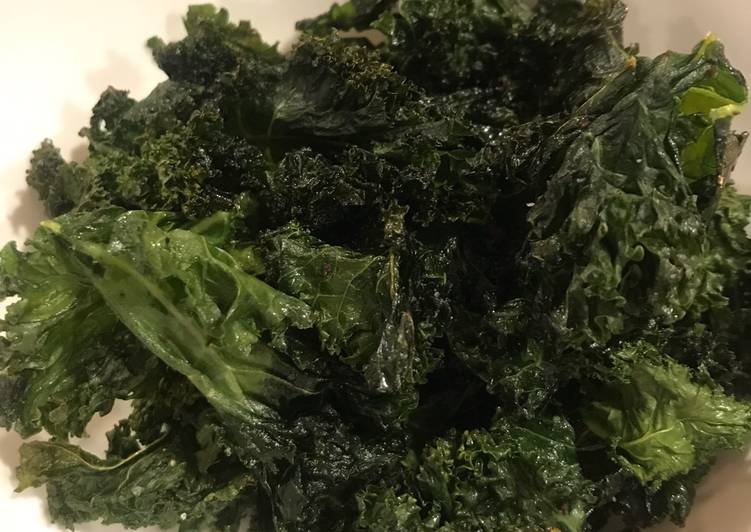 Resep: Homemade baked crispy kale chips enak