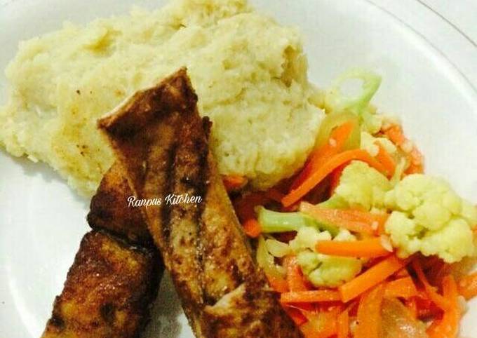 Resep: Creamy Mashed Potato & Grilled Fish
