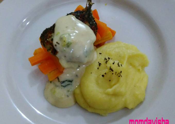 Resep: Salmon grill cheese sauce with creamy mashed potato