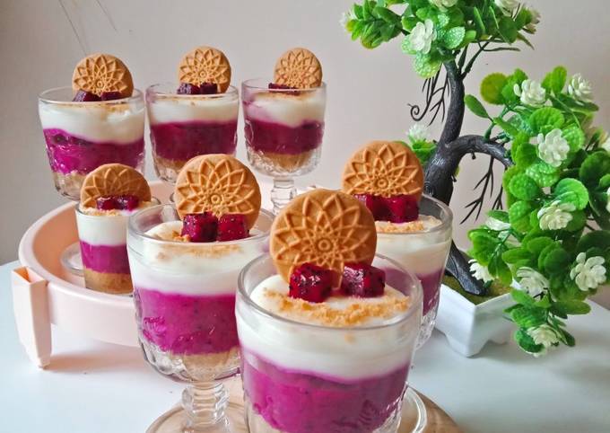 Resep Biscuit and Dragon Fruit with milk fla