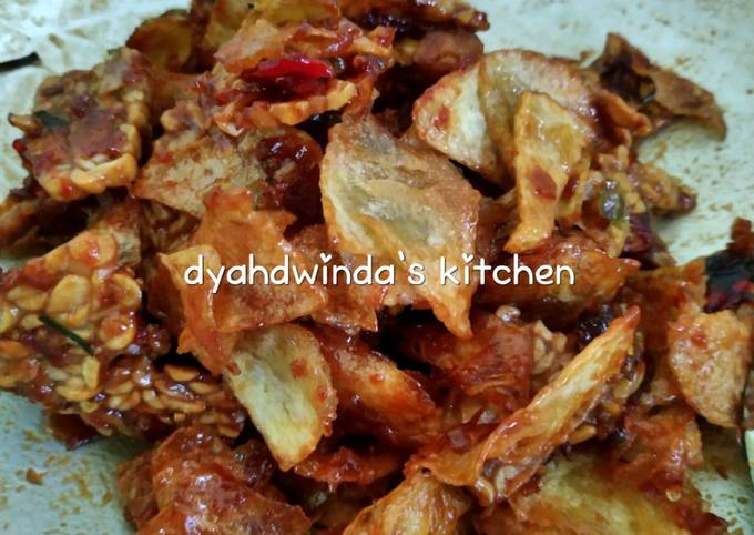 Resep: Kering Tempe (Fried Tempe & Potato with Spicy & Sweet Seasoning)