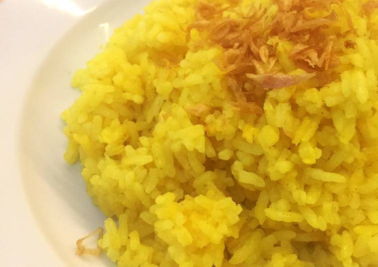 Cara mengolah Nasi Kuning Rice Cooker💛 yang menggugah selera