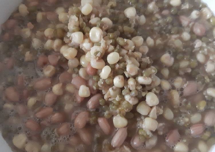 Khas Kupang Jagung pulut,kacang tanah dan kacang hijau Rebus