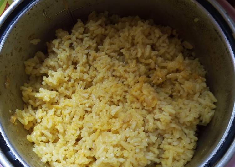 Cara membuat Nasi Kebuli Magic Com yang bikin ketagihan