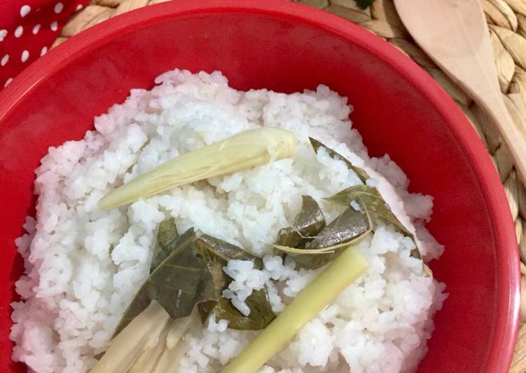 Cara Mudah memasak Nasi Uduk Magicom yang menggugah selera