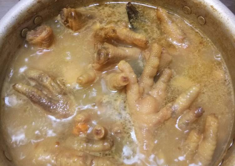 Cara memasak Soto Ceker Ayam Sederhana yang bikin ketagihan