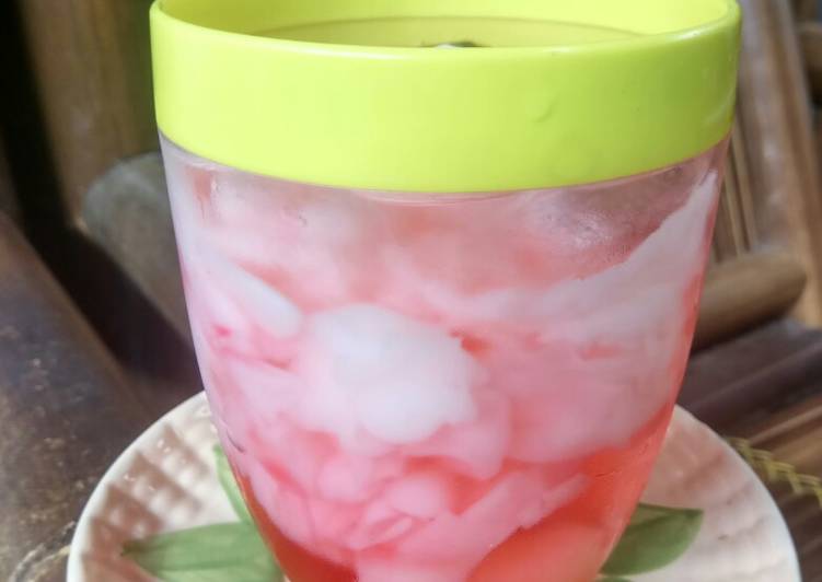 Resep: Es Kopyor Jelly 🍹 yang bikin ketagihan