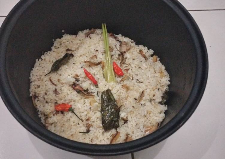 Resep: Nasi liwet rice cooker by icha ala resto