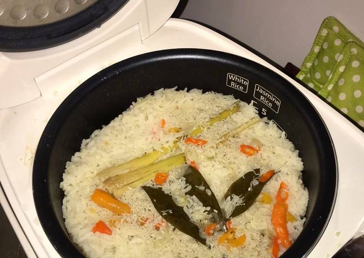 Resep: Nasi liwet teri rice cooker #dirumahaja enak 